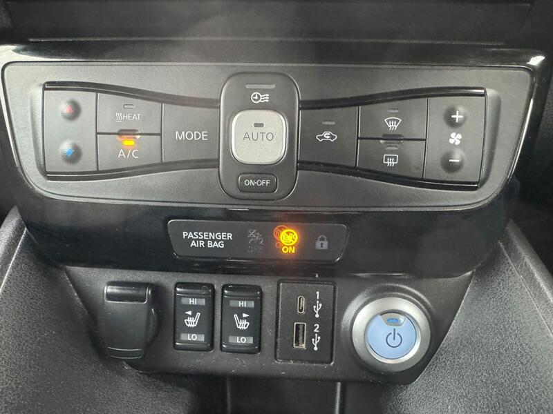 NISSAN LEAF
