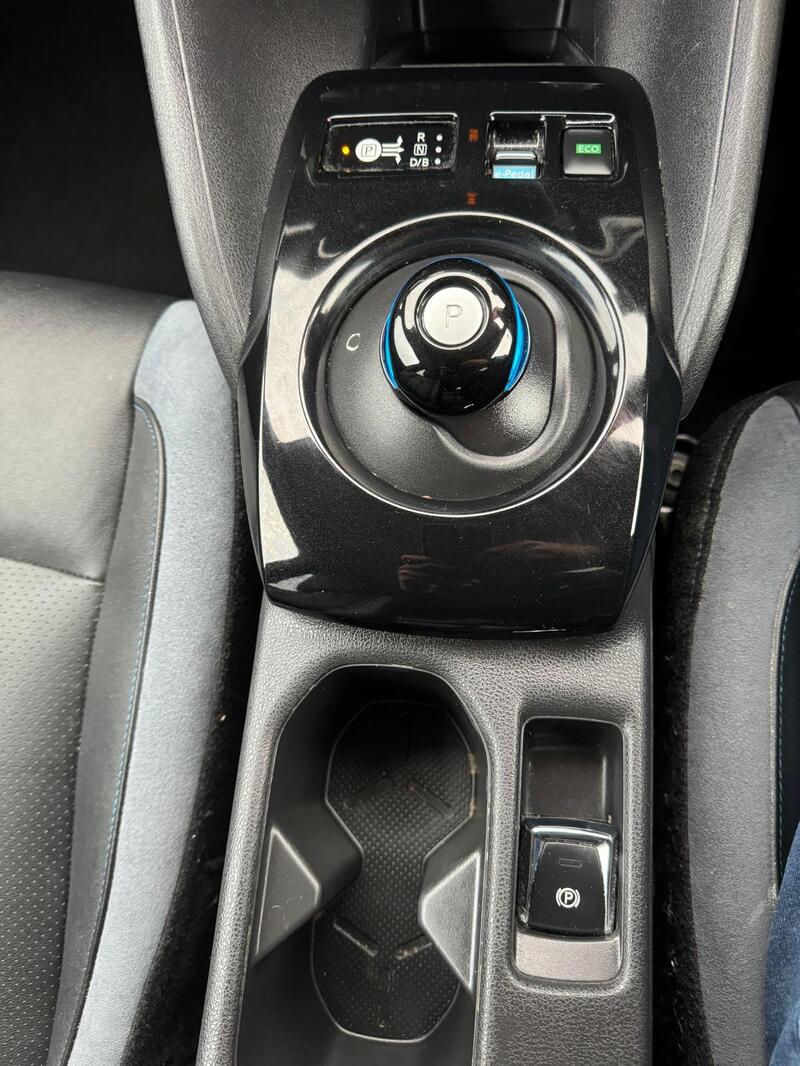 NISSAN LEAF